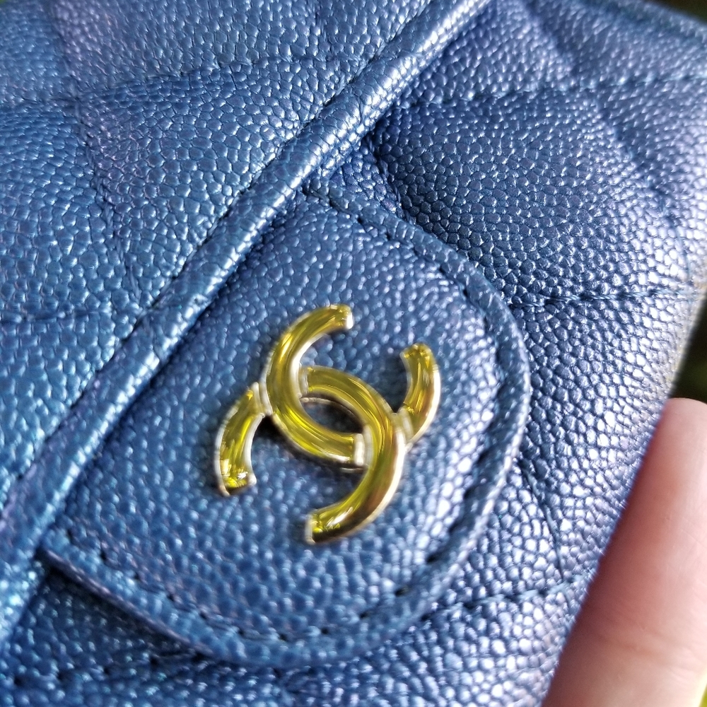 🛑SOLD🛑Chanel 19s iridescent cardholder